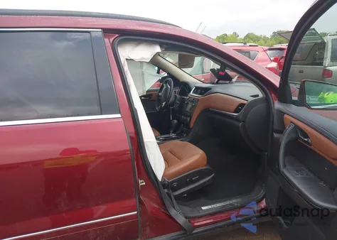2017 Chevrolet Traverse Premier z USA, uszkodzony, nr VIN 1GNKVJKD0HJ118529
